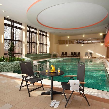 Chateau Monty Spa Resort Марианске-Лазне Экстерьер фото