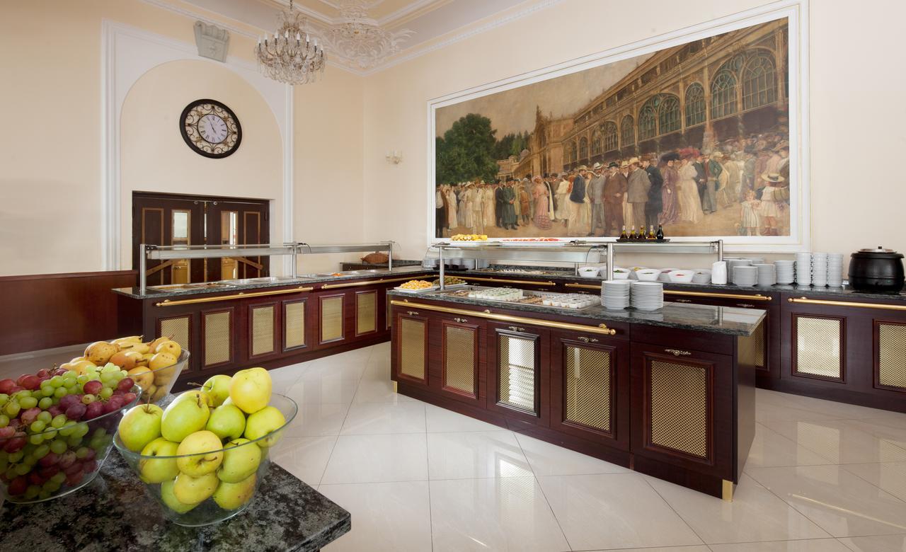 Chateau Monty Spa Resort Марианске-Лазне Экстерьер фото