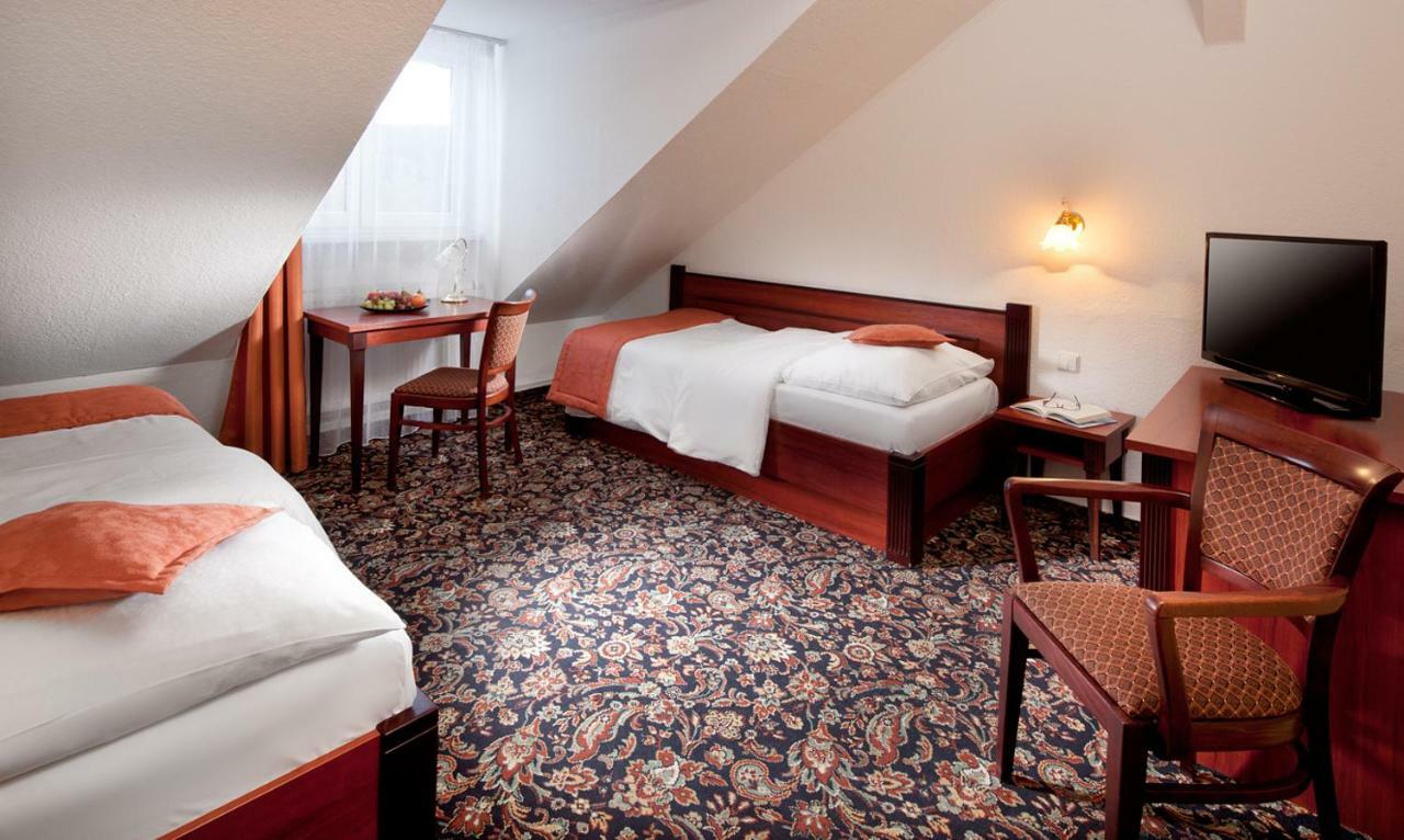 Chateau Monty Spa Resort Марианске-Лазне Экстерьер фото